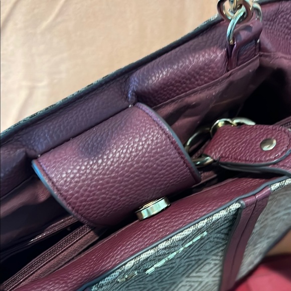 Liz Claiborne Tote Bag with grey velvet Crossbody and red wallet, bundle - Picture 12 of 16